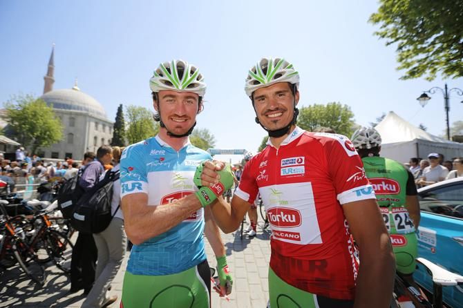 The race leader Mustafa Sayar and mountains leader Sergiy Grechyn of Torku Sekerspor