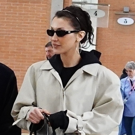 Model Bella Hadid makes a stylish exit as she waves goodbye to Venice.