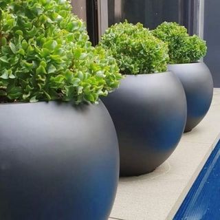 Large Fiberstone Planters, Black