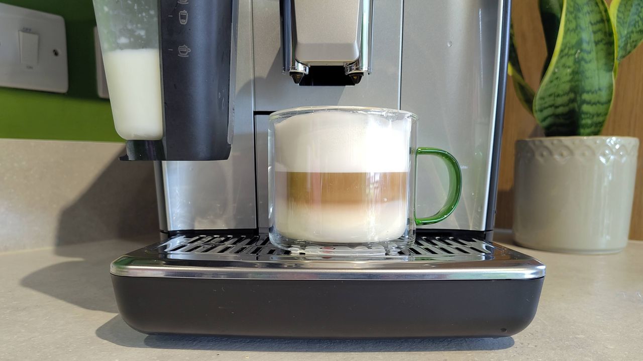 Latte macchiato made using Philips LatteGo 5500 Series