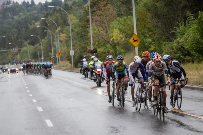 The break is hunted down by the chasing field