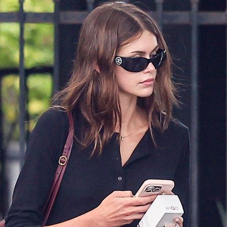 Kaia Gerber styled her Chanel Maxi Flap Bag with Ugg boots for summer