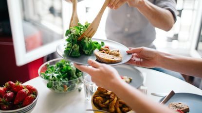 Portioning salad to reduce calories