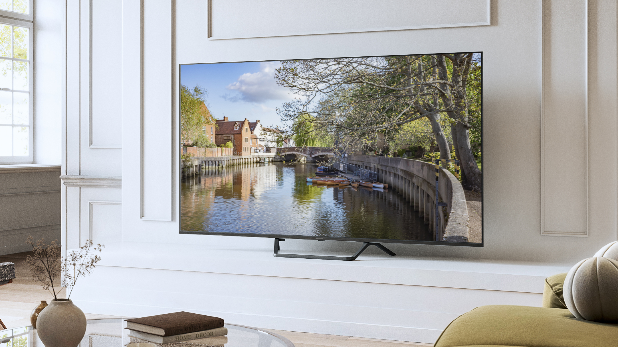 Panasonic W95B Mini-LED TV lifestyle