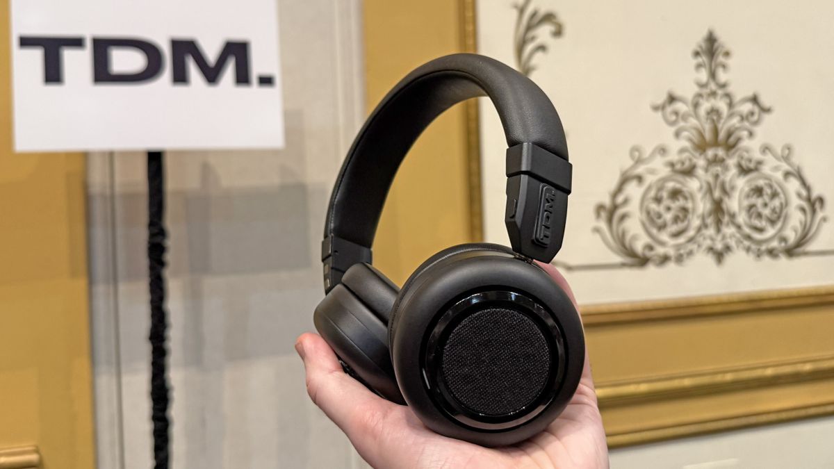 The TDM Neo at CES 2026 in a normal headphones configuration