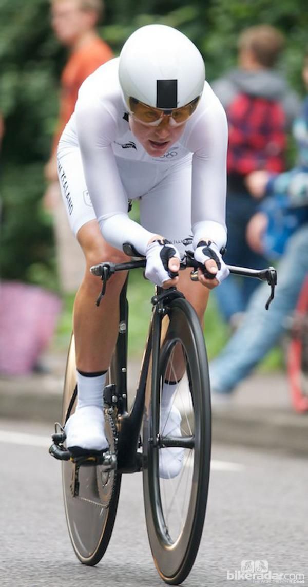Linda Villumsen of New Zealand has clearly spent a lot of time refining her position. She's also got all the aero gear (Scott Plasma bike and helmet (with taped up vent), aero gloves and shoe covers, a HED or Enve front and Pro rear disk) and used it to good effect, finishing fourth