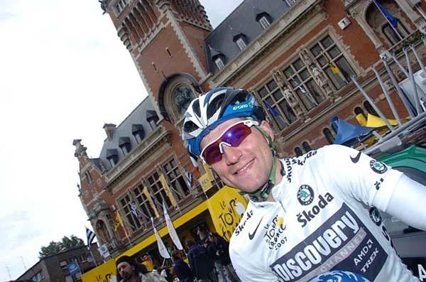 Vladimir Gusev (Discovery Channel) happy before the start to the second stage.