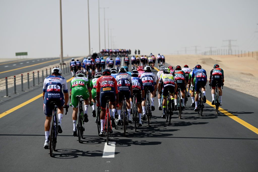 The wind blew at the UAE Tour