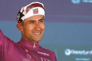 'A bus in front of him braked, he didn't notice, and the impact occurred' &ndash; UAE shed light on Jhonatan Narv&aacute;ez's Giro d'Italia crash and withdrawal