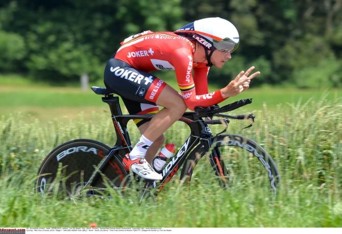 Two fingers up for Tosh Van Der Sande (Lotto-Belisol)