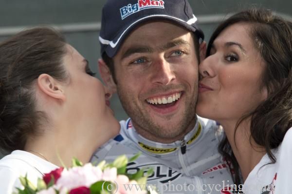 Kisses for stage winner Sylvain Georges (Big Mat - Auber 93)