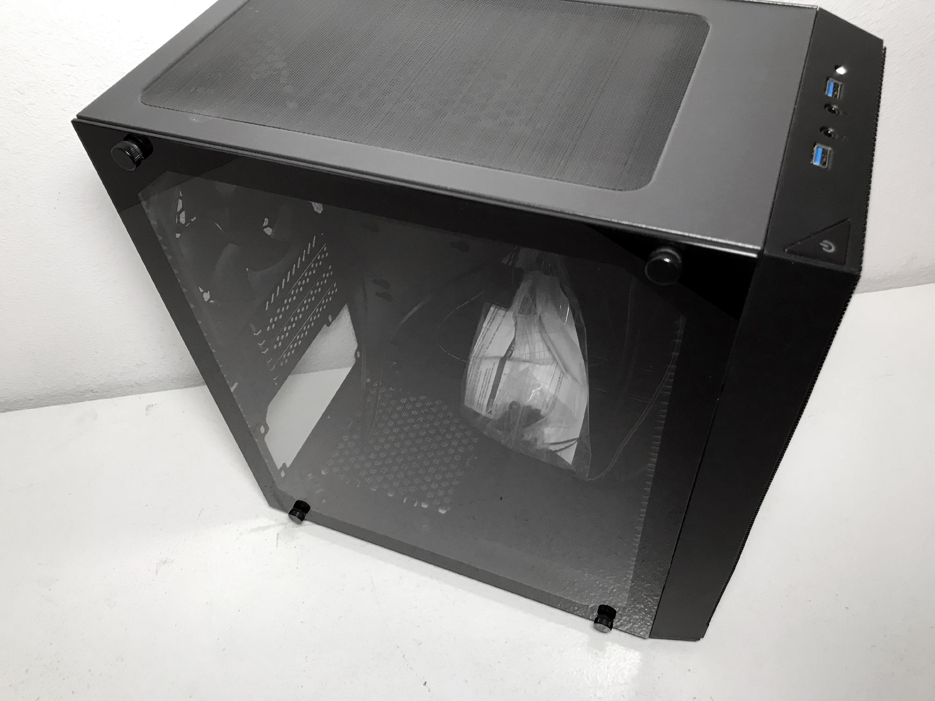 Silverstone Precision PS15 Case Review: Compact and Inexpensive - Tom's ...