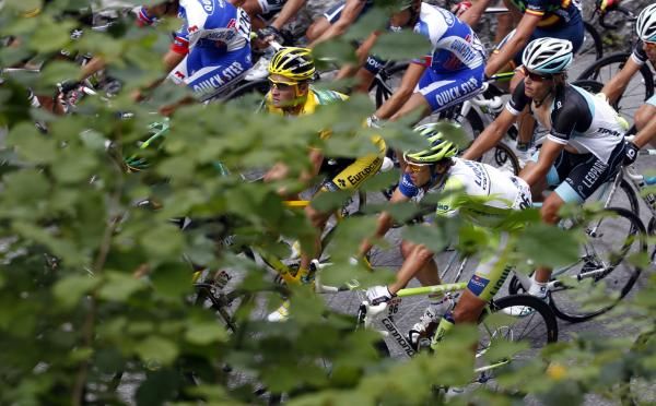 Thomas Voeckler is easy spot even through the trees