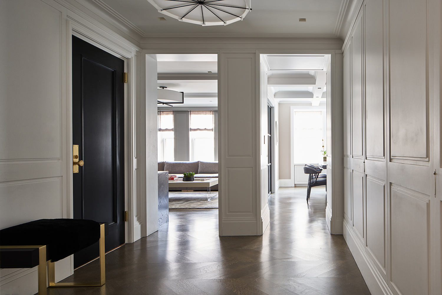 Should The Entryway Be The Same Color As The Living Room? |