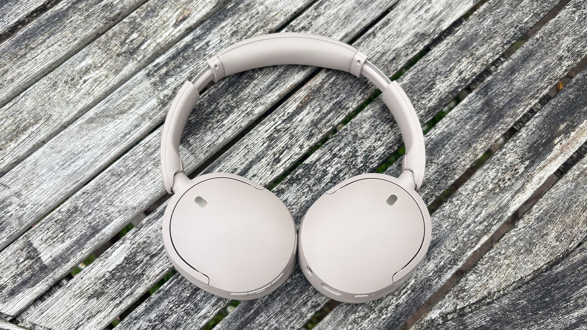 Sony WH-CH730N over-ear headphones