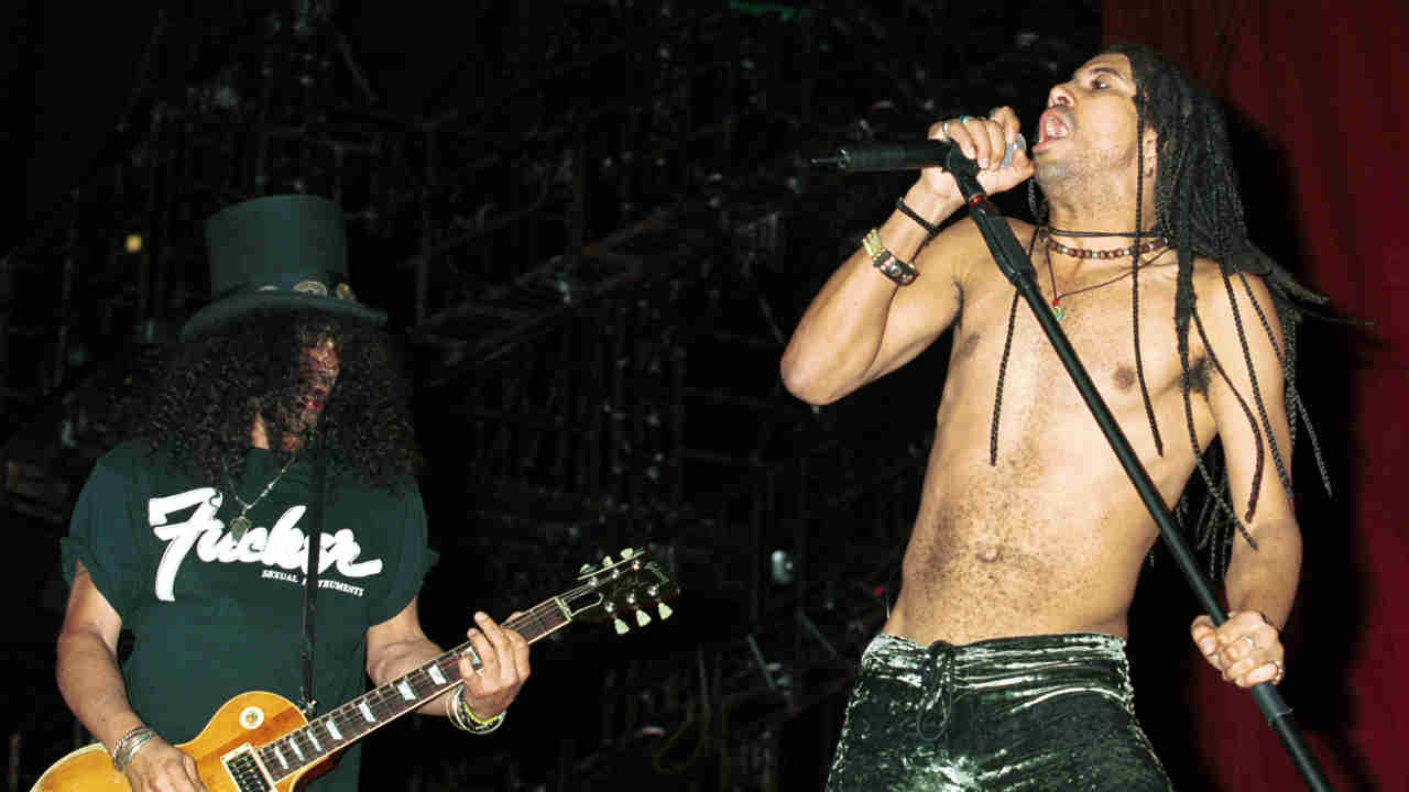 Slash&amp;rsquo;s Snakepit performing onstage in 2000