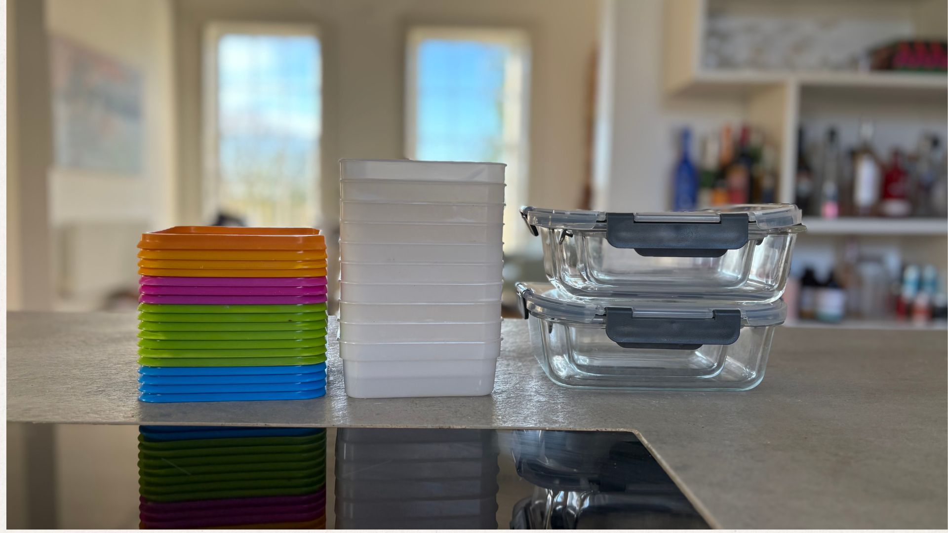 Glass Food Storage Container vs Plastic Food Storage Container