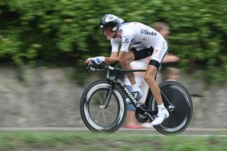 Andy Schleck (Saxo Bank) dug deep to hold onto second overall.