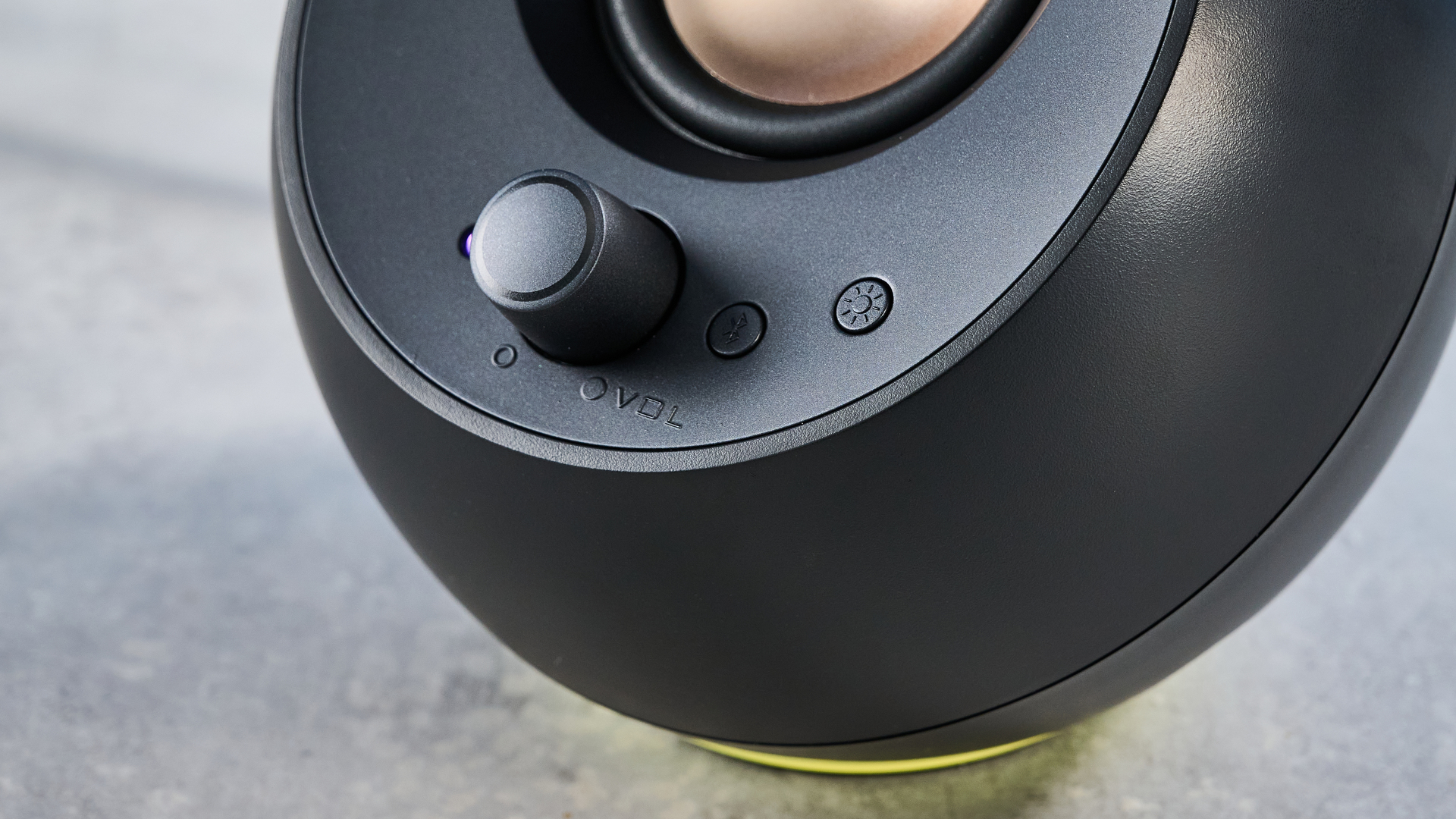 Black Creative Pebble Pro computer speakers