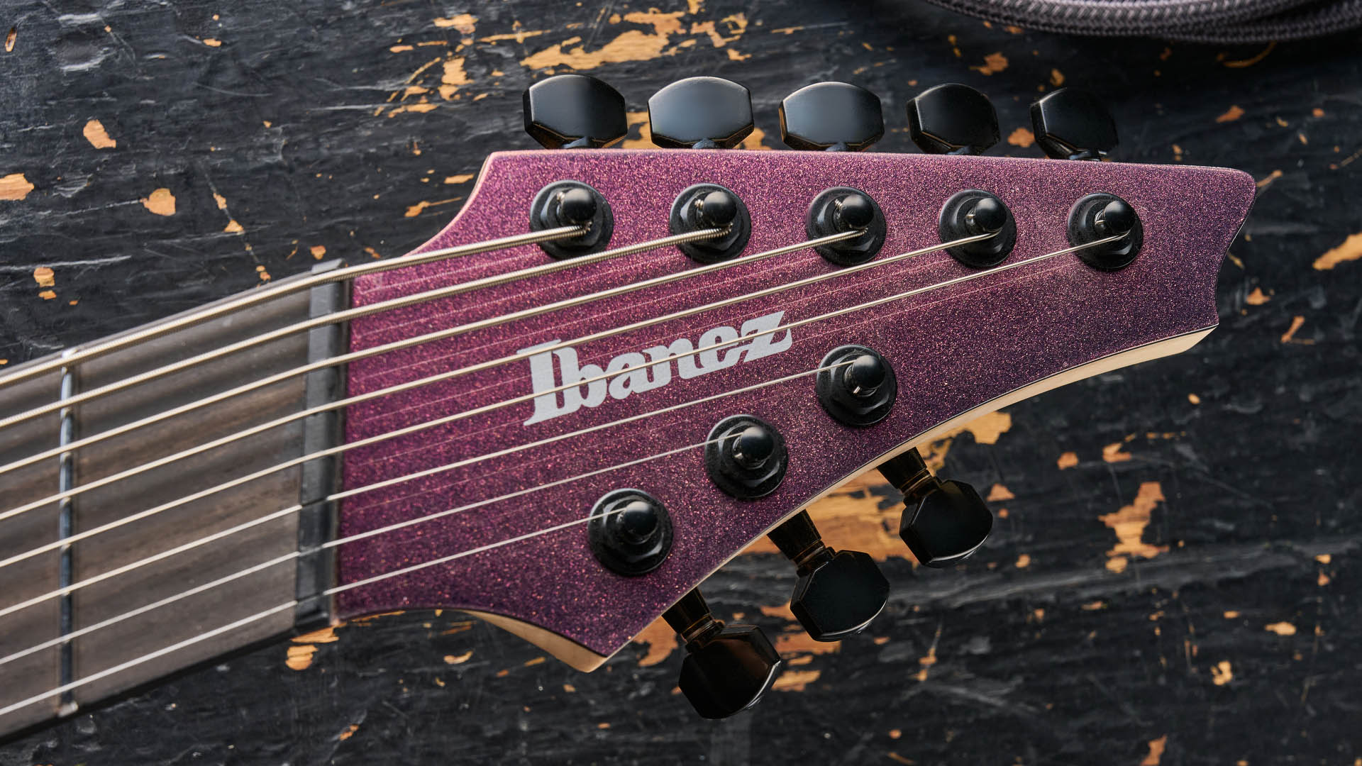 Ibanez A528