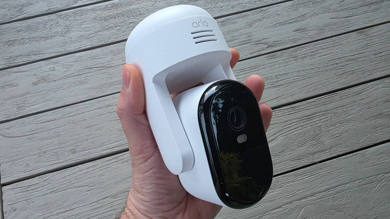 Arlo Essential 3 2K Pan-Tilt Security Camera