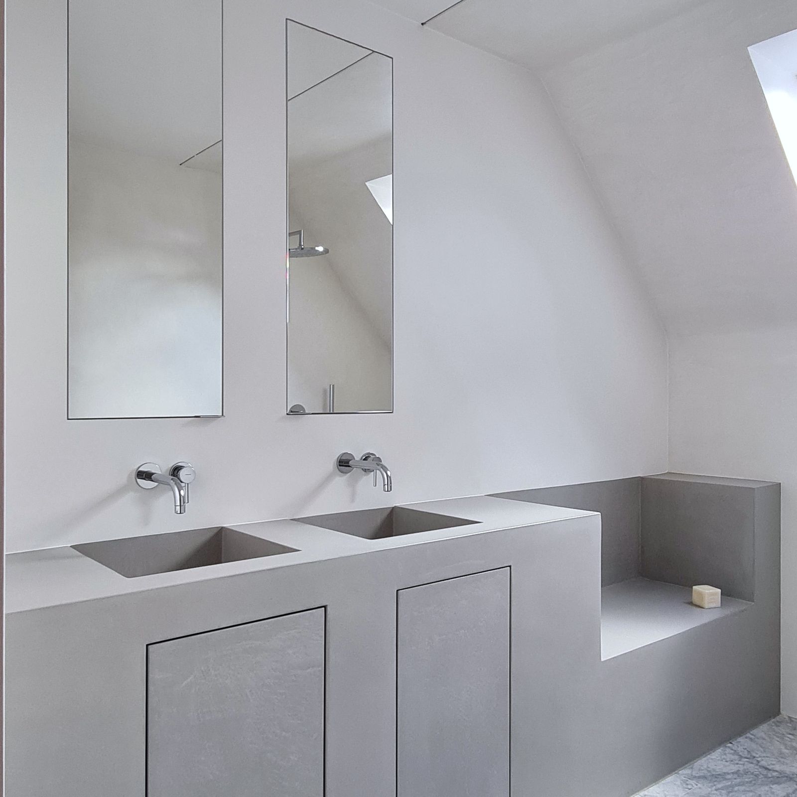 11 Apartment Bathroom Ideas That Have Clever Designs | Livingetc