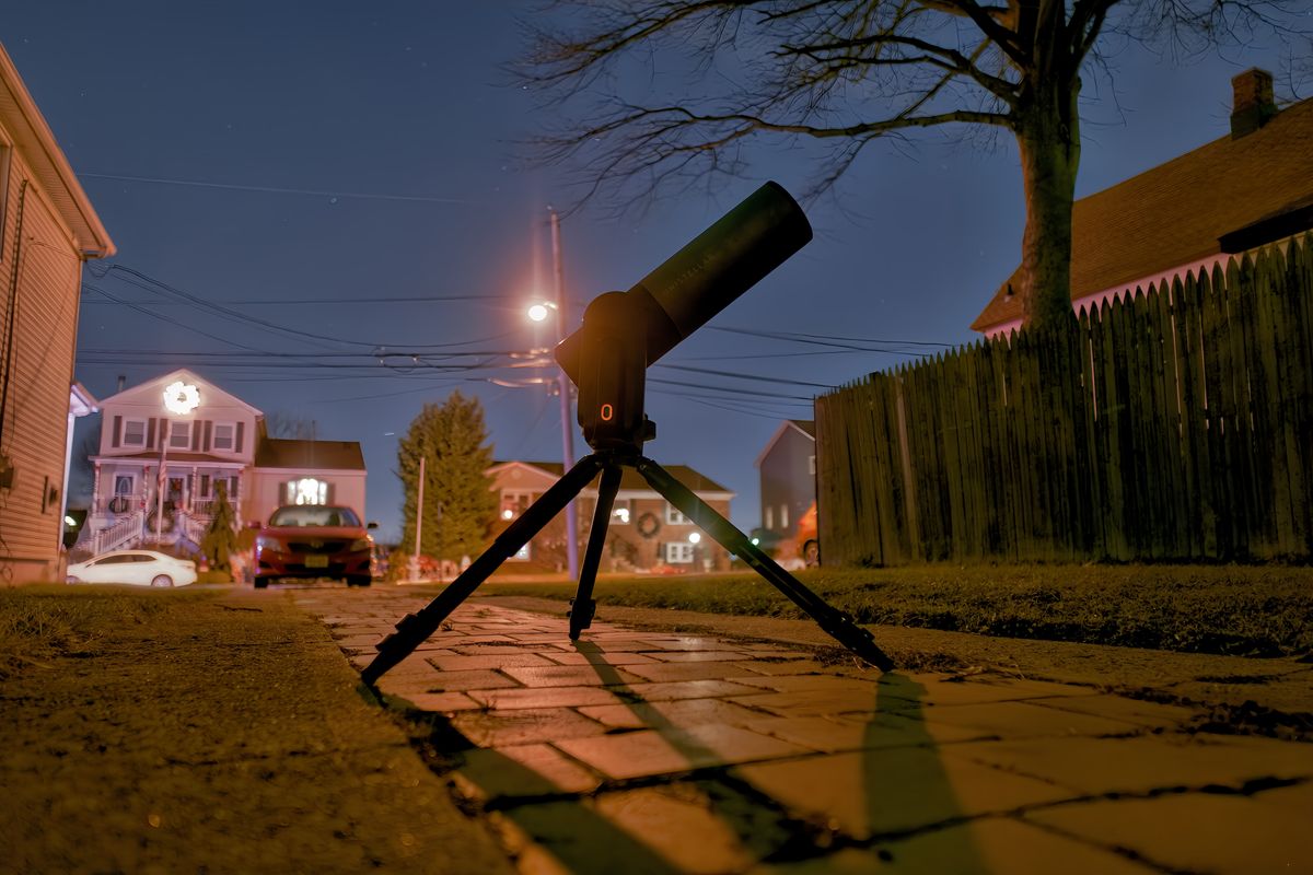 Unistellar eQuinox 2 being used in a backyard to capture astrophotography images.