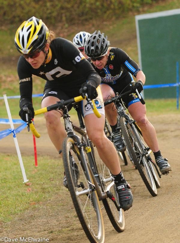 Andrea Smith (Ladies First Racing) pushing the pace early in the race