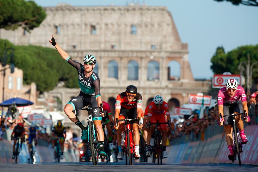 Sam Bennett (Bora-Hansgrohe) wins the final stage
