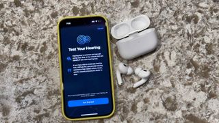 Pantalla de inicio de la prueba de audición de los AirPods Pro 2 en un iPhone 16