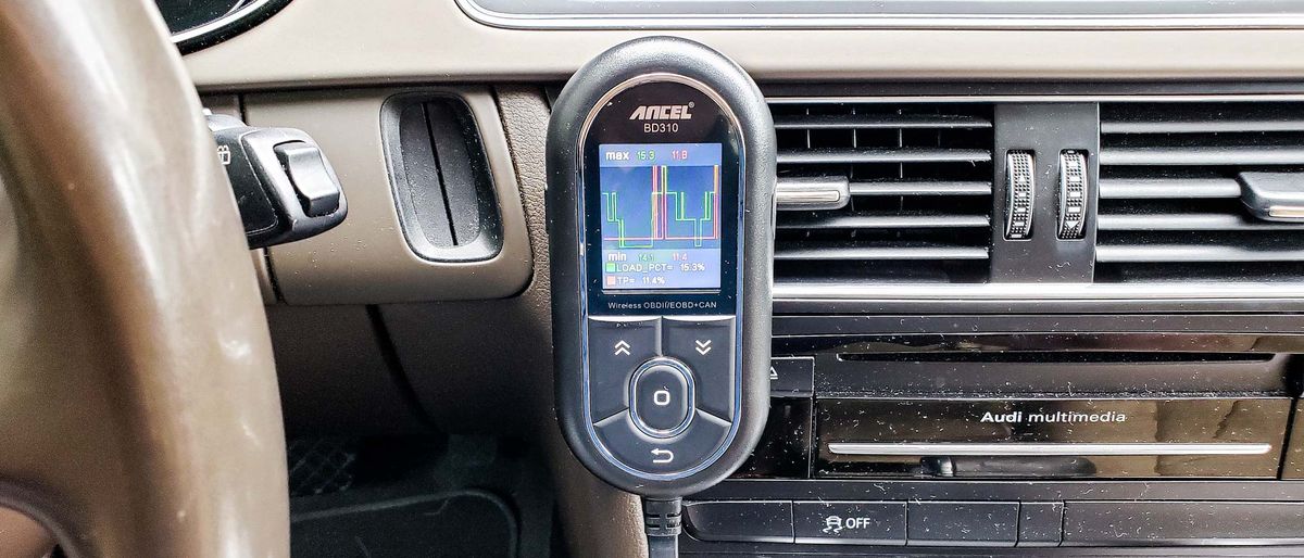 Ancel BD310 on interior dash