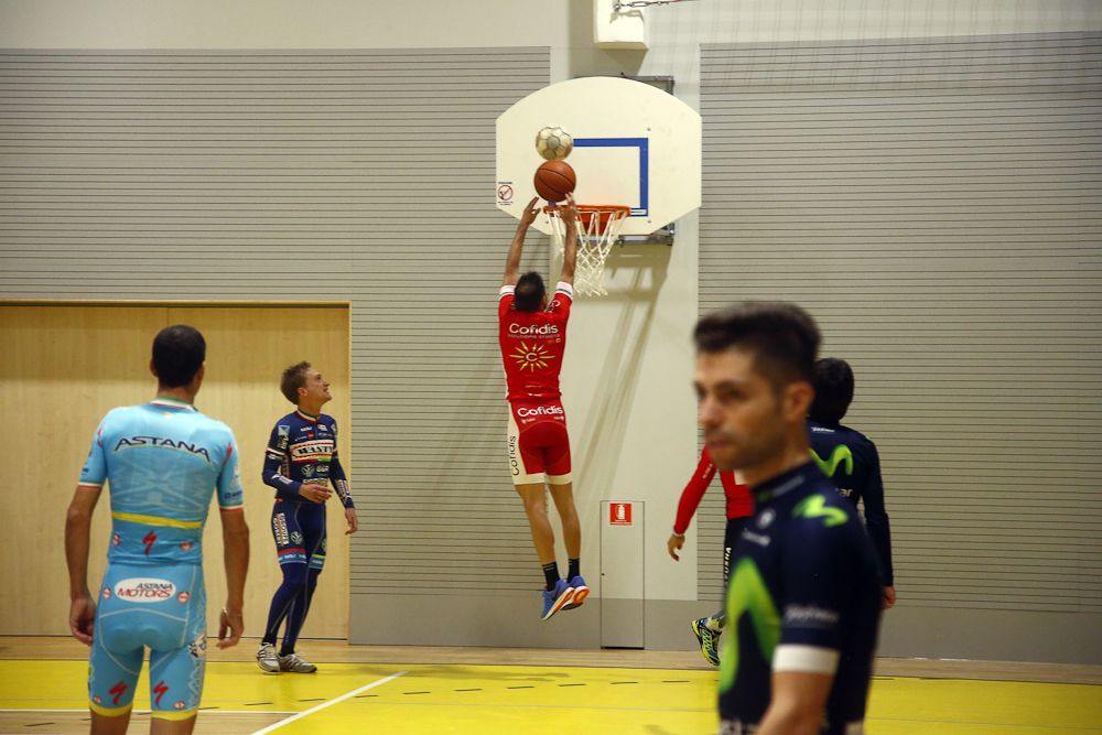 Borut Bozic reaches for the rim at the Bahrain Merida team camp