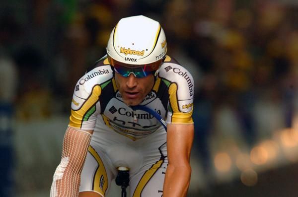 George Hincapie (Team Columbia-HTC) finishes stage 18 in Annecy.