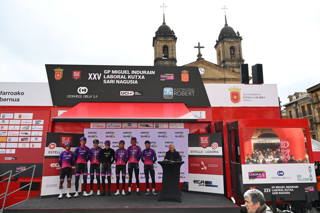 Volta a Portugal Sergio Chumil wins stage 3 from breakaway Cyclingnews