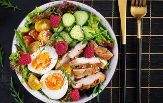 Grilled-chicken-and-boiled-egg-buddha-bowl-