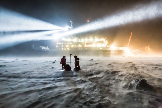 A Massive Icebreaker Ship Will Trap Itself in Arctic Sea Ice on Purpose. Here's Why.