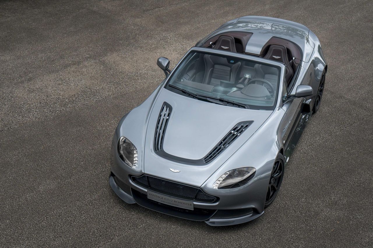 vantage_gt12_roadster_03.jpg