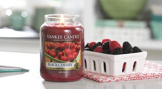 yankee candle with cherry flavour