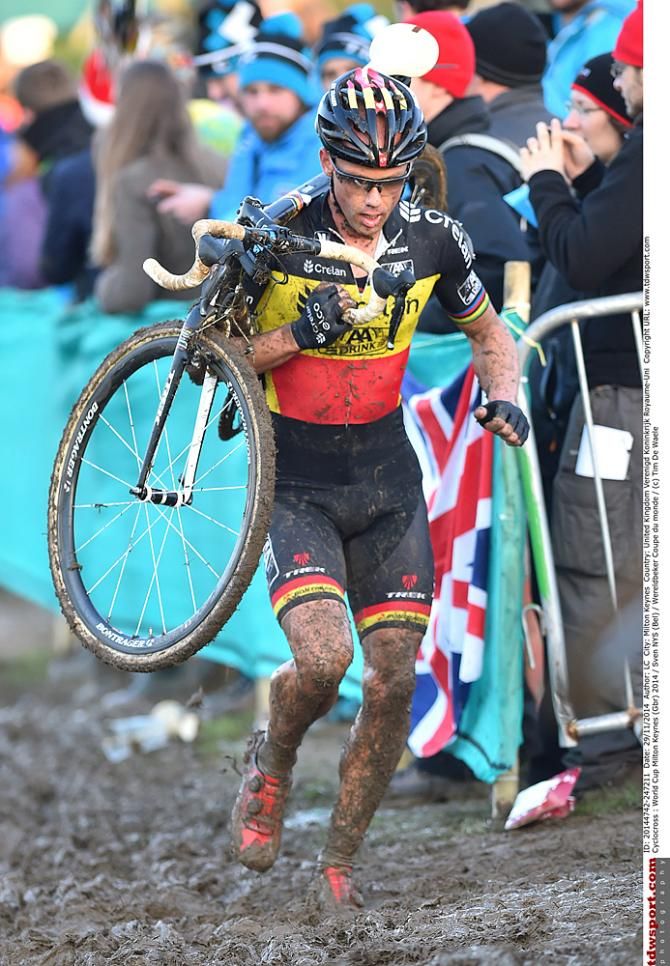 Nys running with his bike