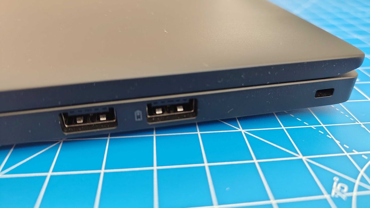 Testing out the Lenovo ThinkPad T14s Gen 6 (AMD) in a home office