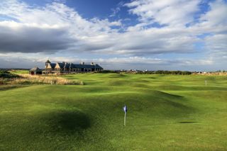 Himalayas putting green