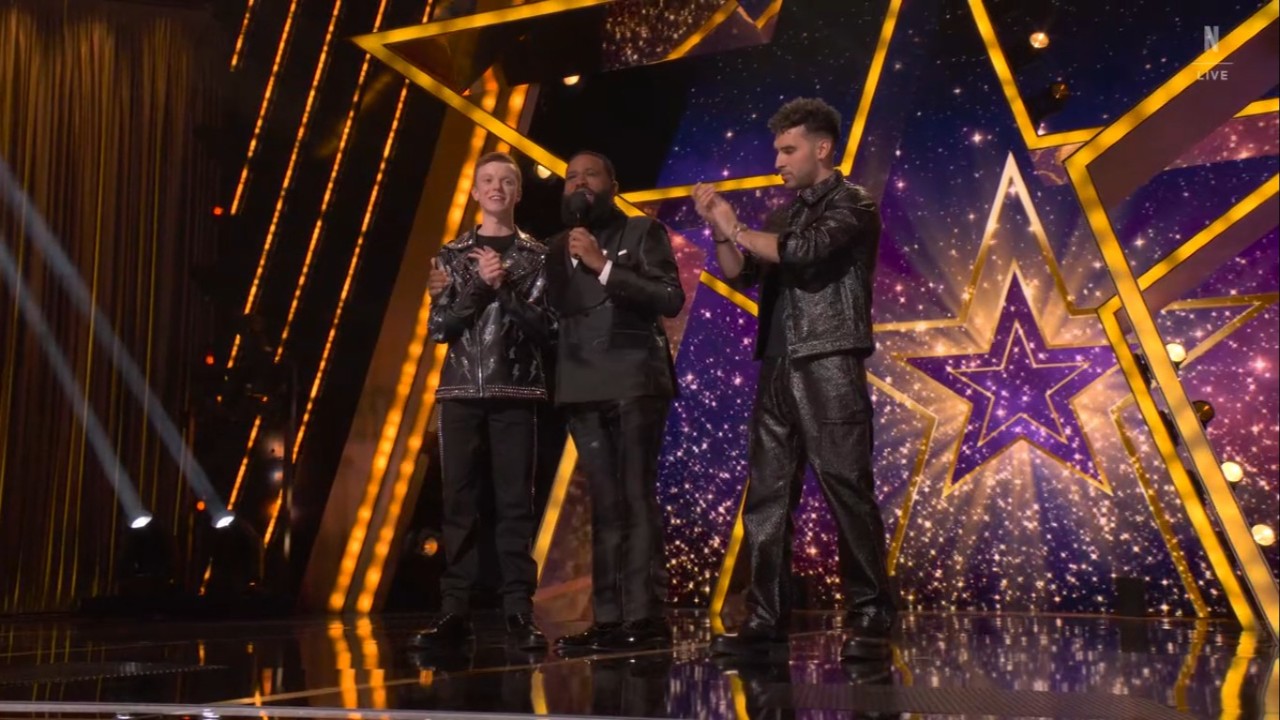 『スター・サーチ』でハリー・マーリン・パイパーに拍手を送るTJ・サルタ。アンソニー・アンダーソンがスタンバイ。