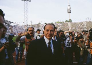 Portrait de Silvio Berlusconi avant la finale de la Coupe d’Europe durant laquelle les équipes de l’OM et du Milan AC vont s’affronter. (Photo by James Andanson/Sygma via Getty Images)