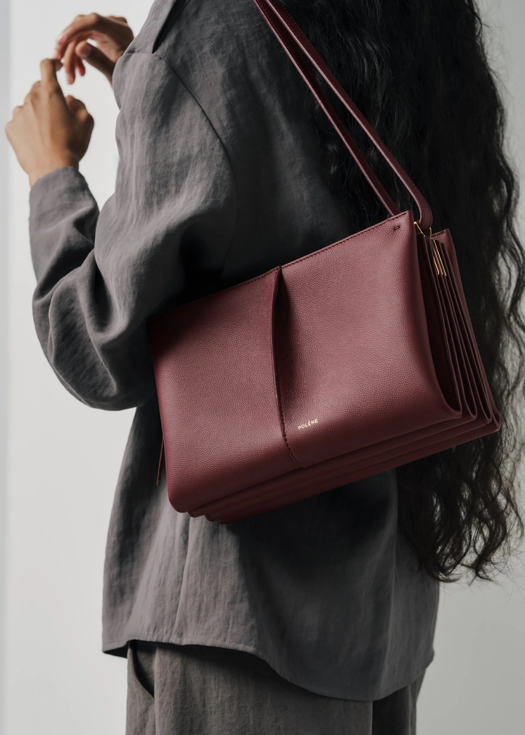 Pol&amp;egrave;ne, Boky Edition Textured Black Cherry