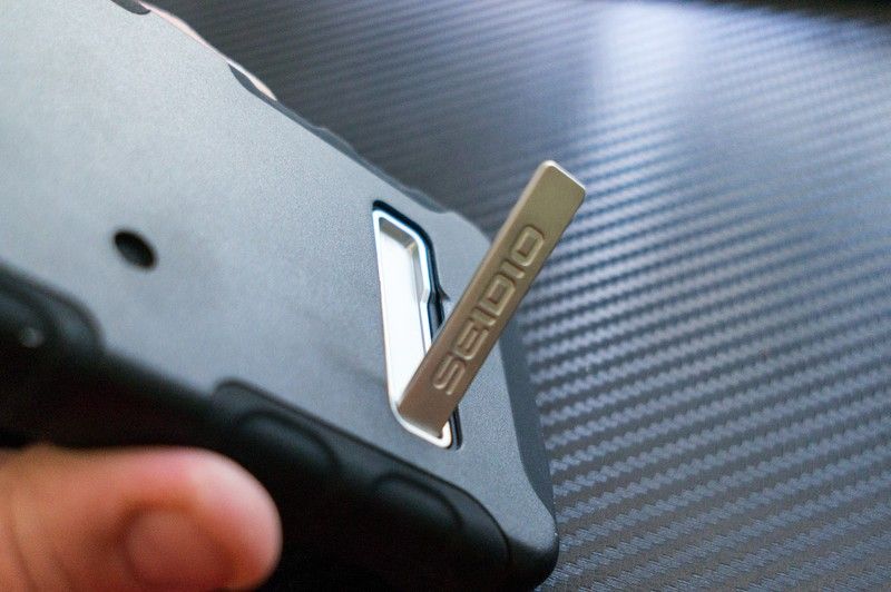 Seidio Convert with kickstand
