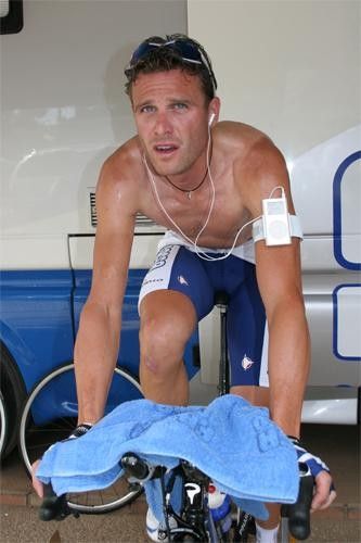 Alessandro Petacchi (Fassa Bortolo) warms up