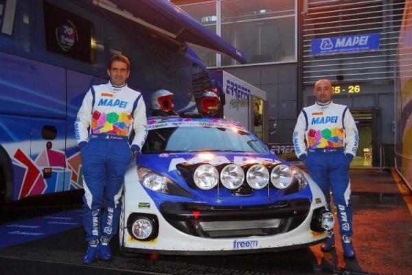 Franco Ballerini and Paolo Bettni pose