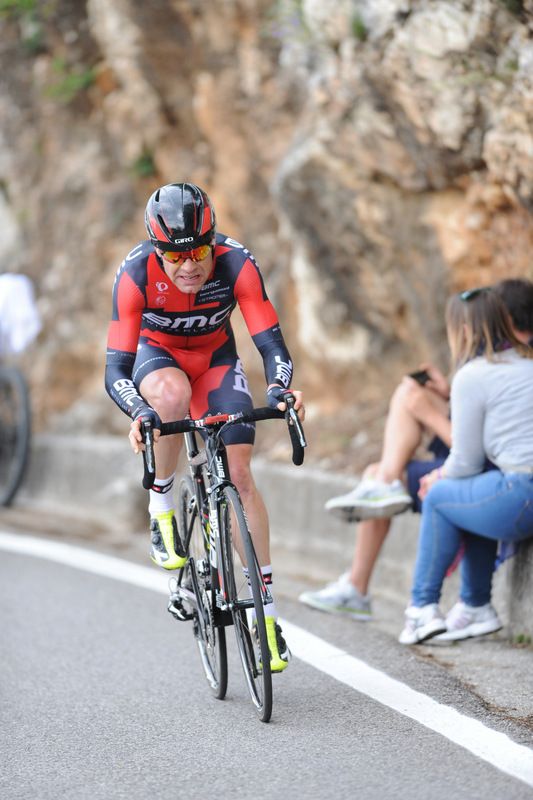 Cadel Evans time trialling on stage 19 to Monte Grappa