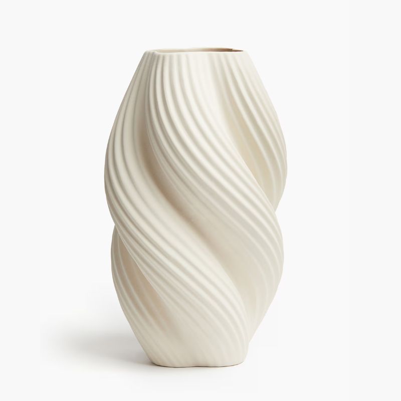 white swirly vase