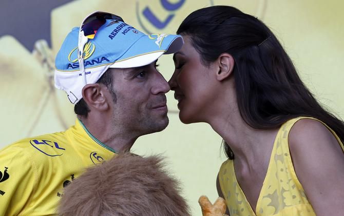 Race leader Vincenzo Nibali (Astana) gets a podium kiss